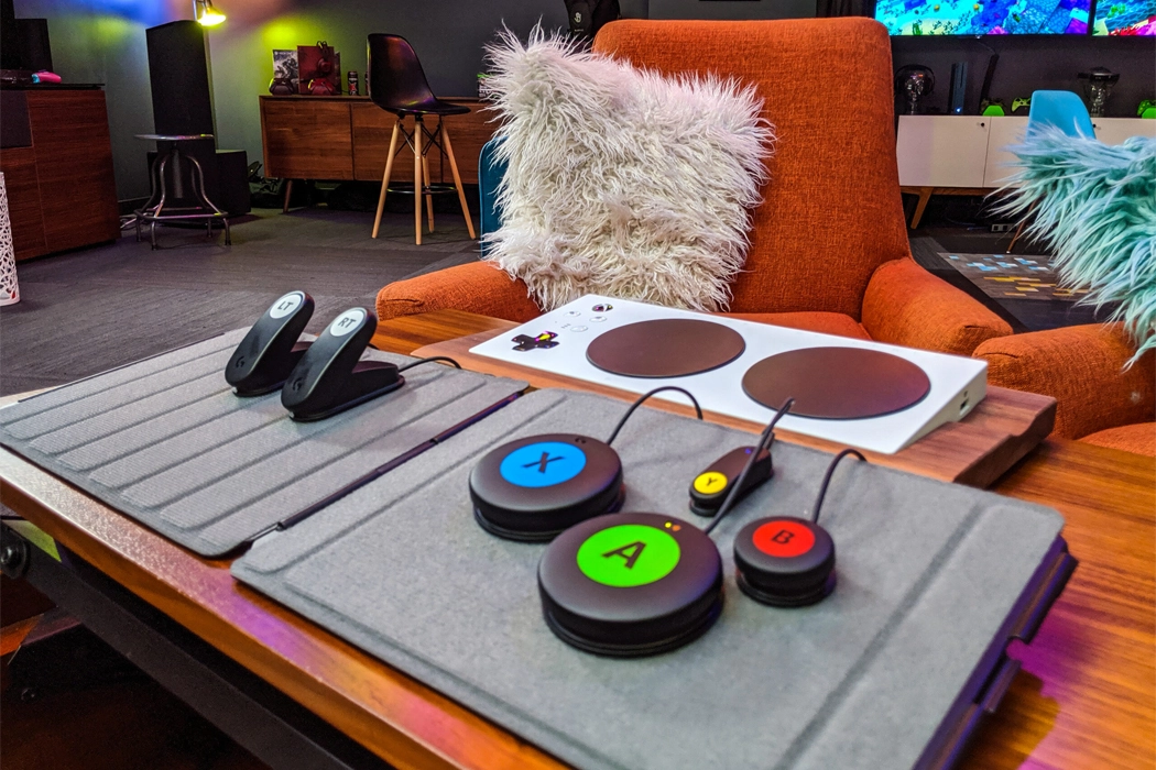 game，Logitech G，Xbox adaptive controller，