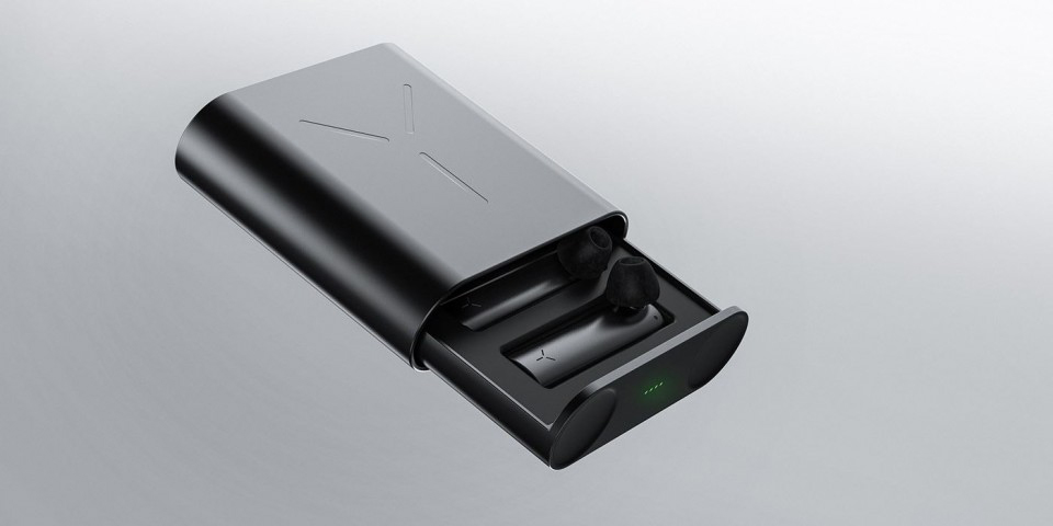 The great work of small earphones.，Small earphone，