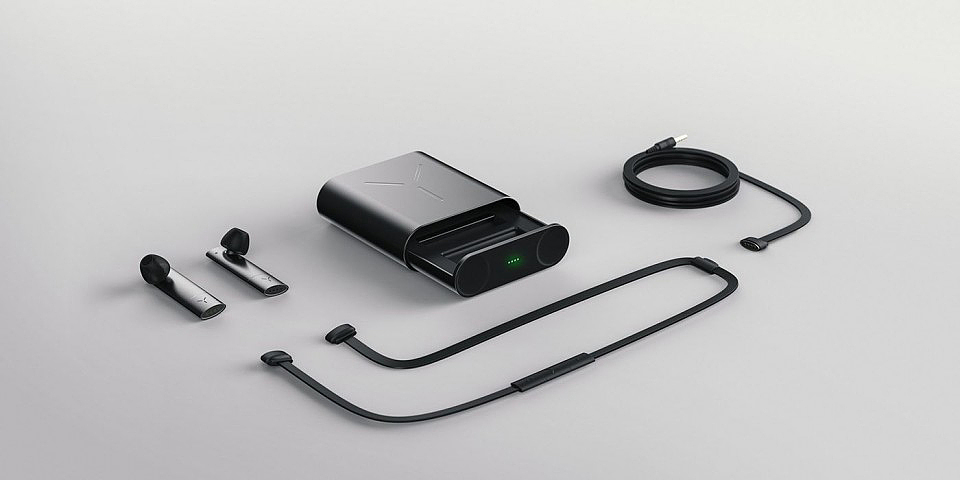 The great work of small earphones.，Small earphone，