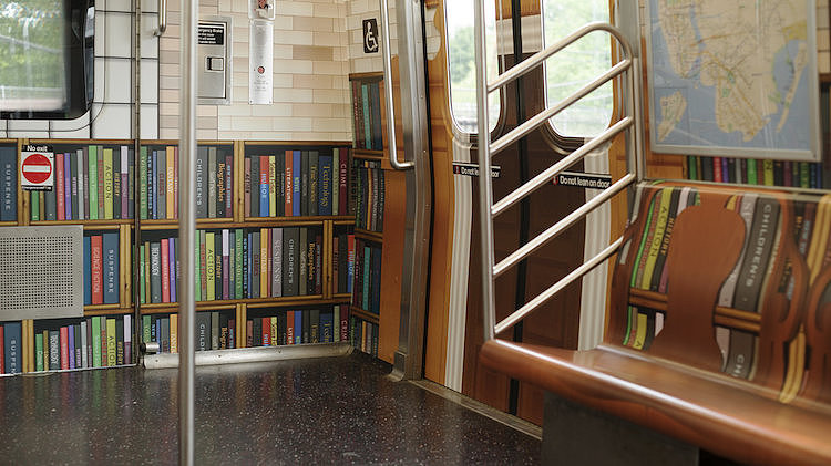 地铁，图书馆，电子书，交通工具，