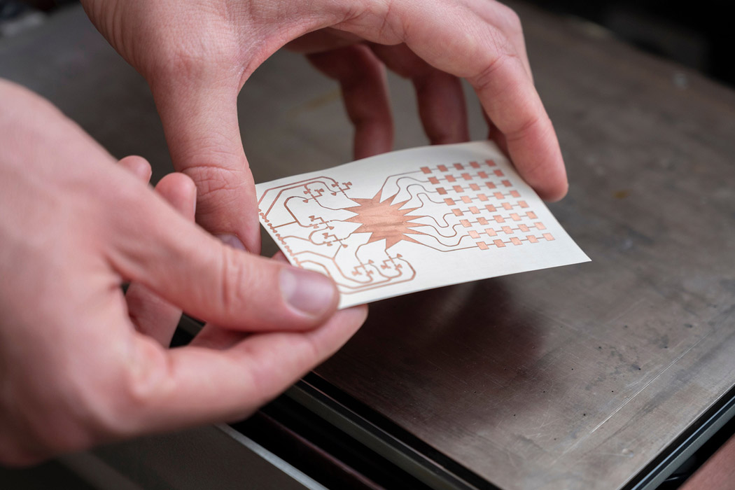 environment protection，renewable resource，electronic product，rectenna，