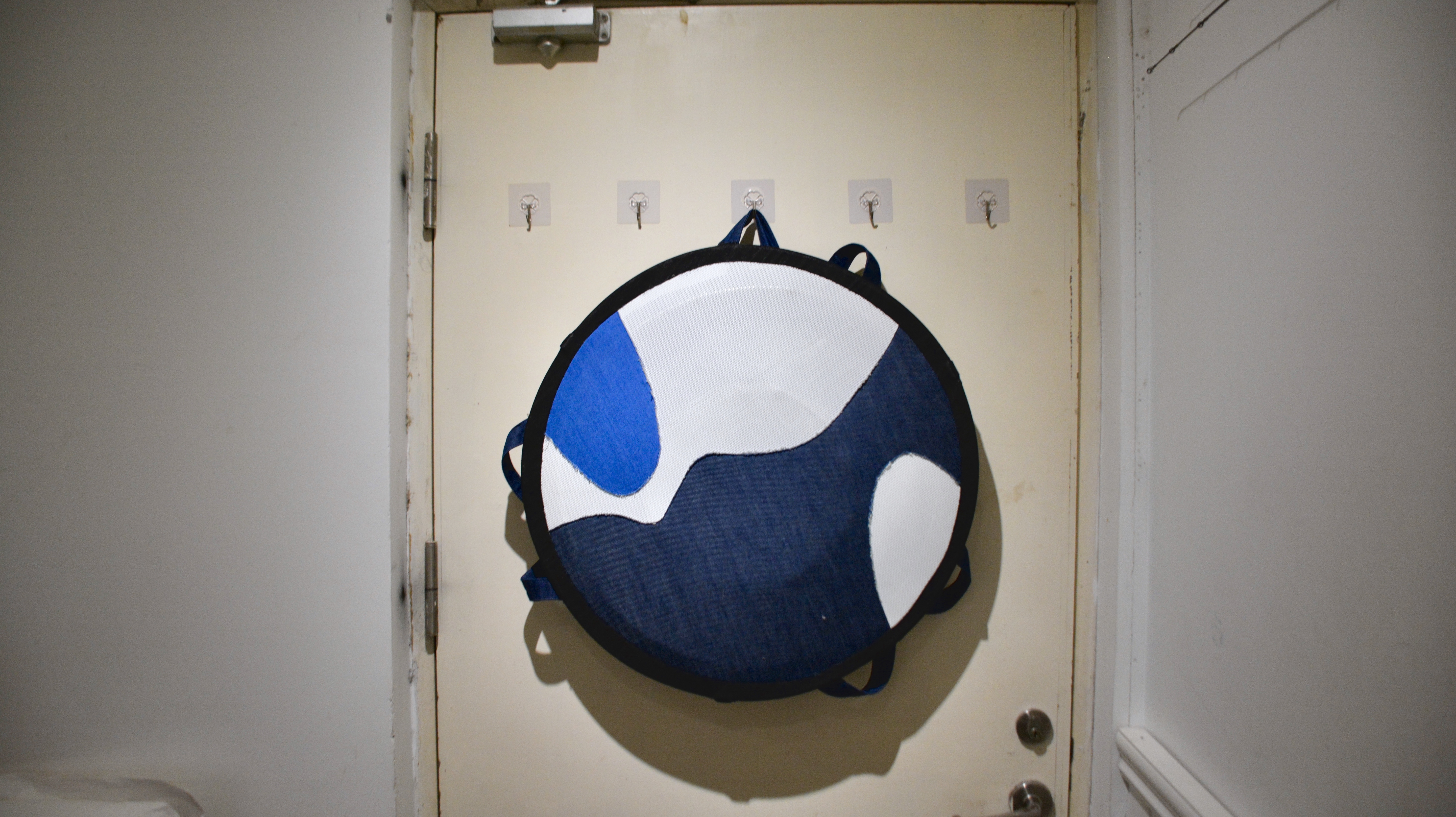 dormitory，entertainment，Folding table，camp，Large-sized apartment，Student works，