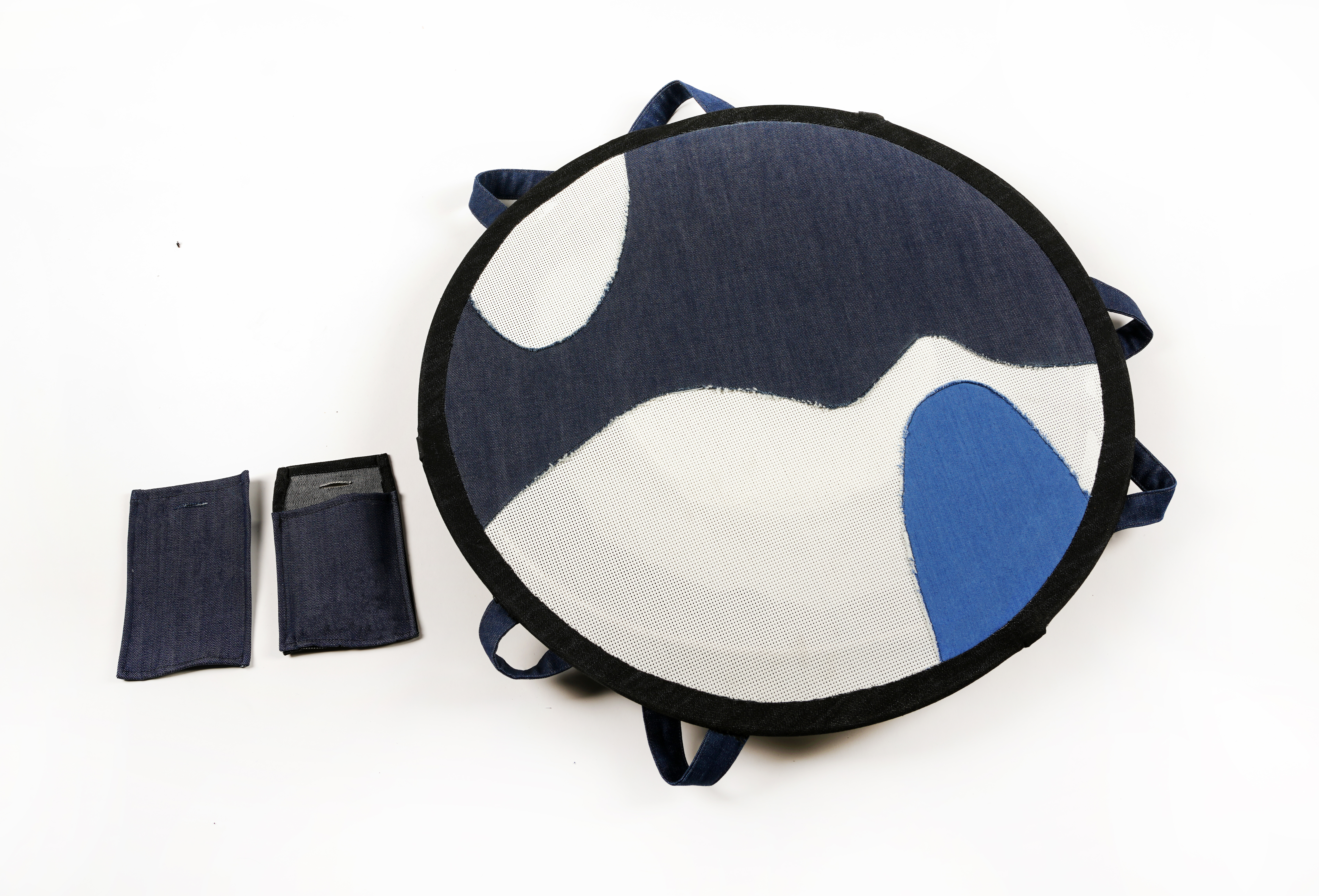 dormitory，entertainment，Folding table，camp，Large-sized apartment，Student works，