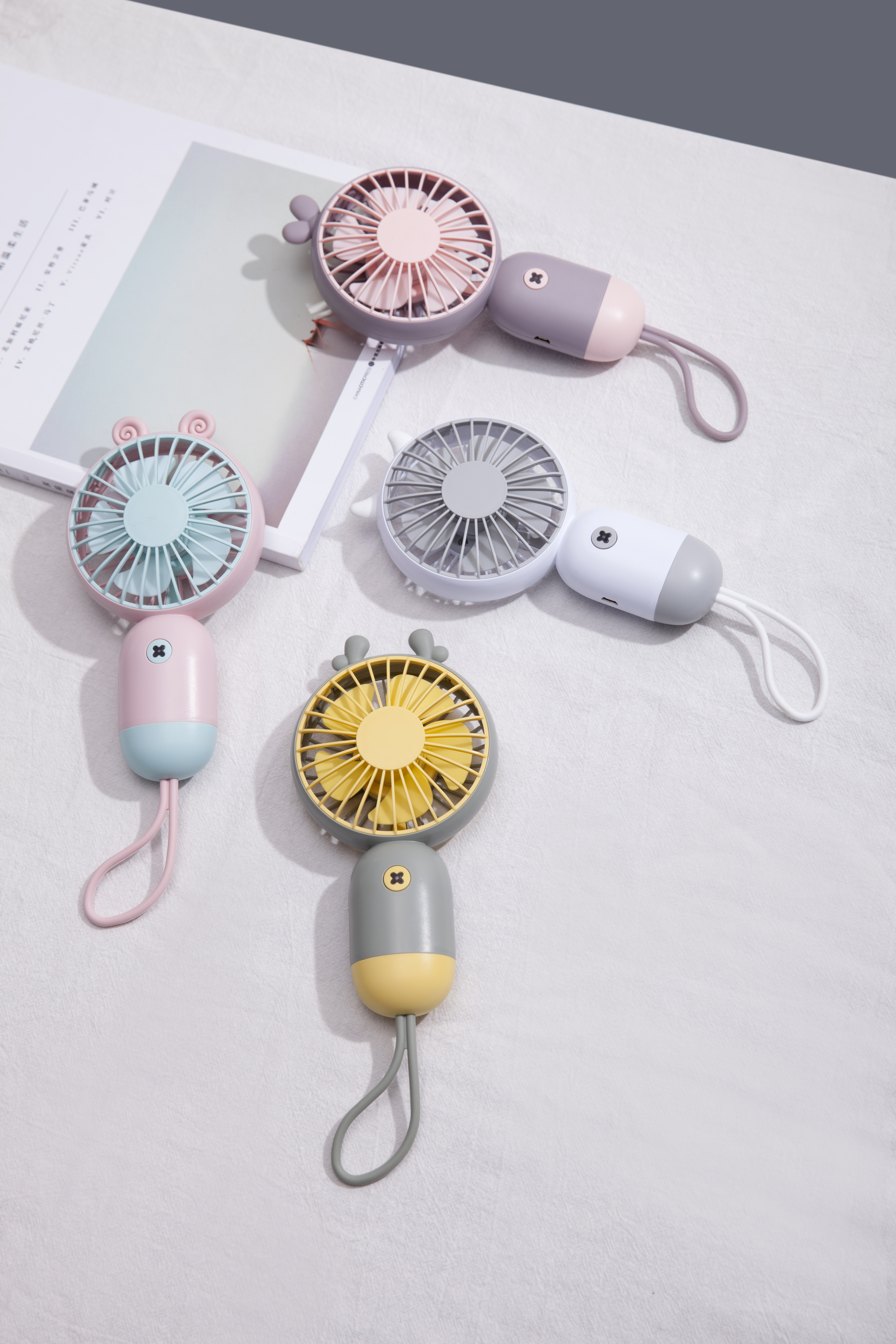 The first small fan designed，