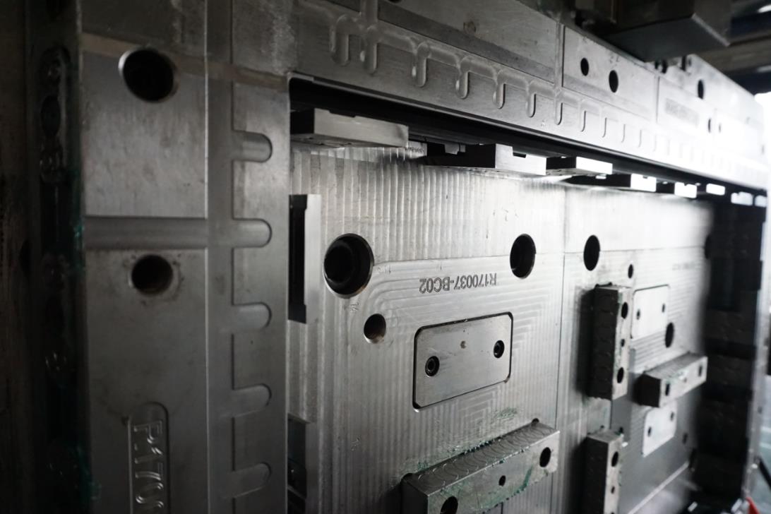 Injection mould，product，