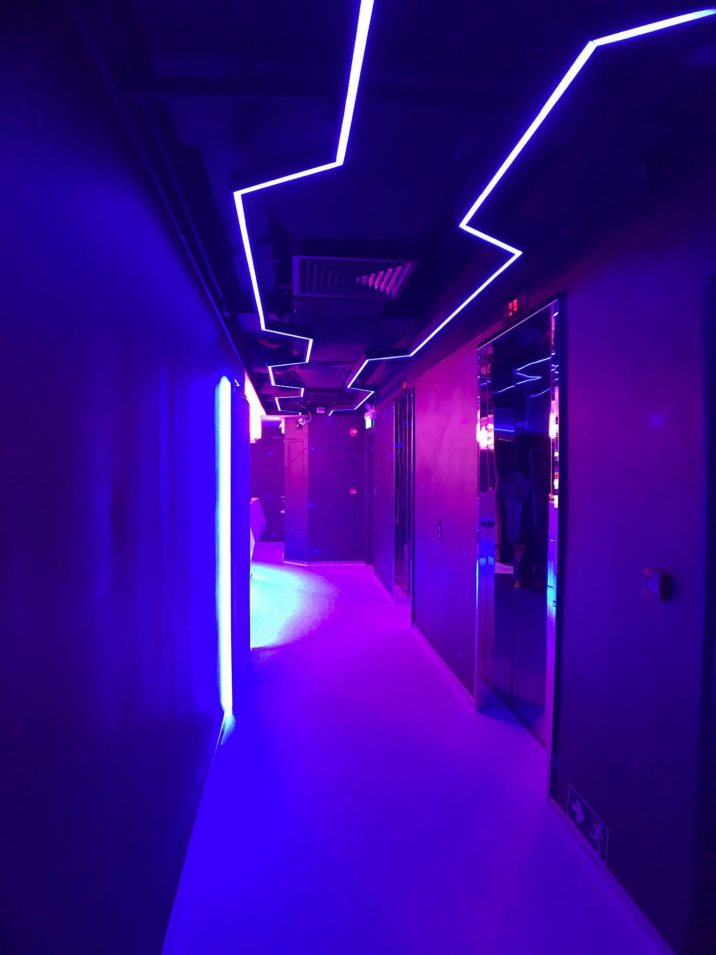 space，KTV，