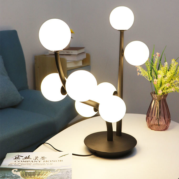 Decorative table lamp，