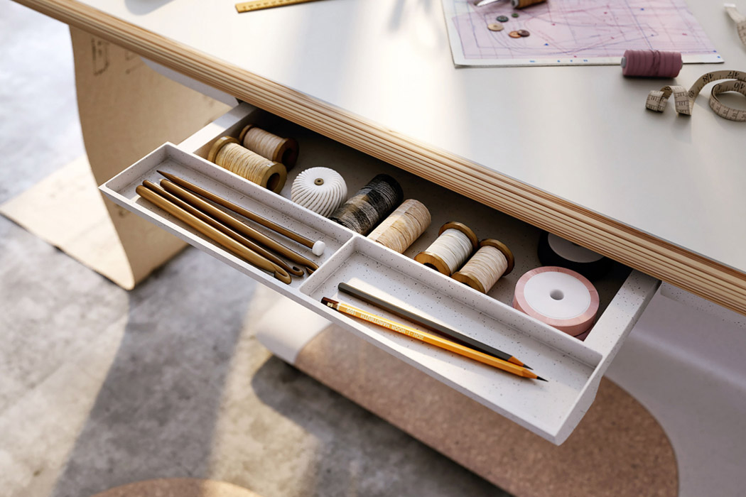 Upon，Three axis adjustment，Electronic desk，