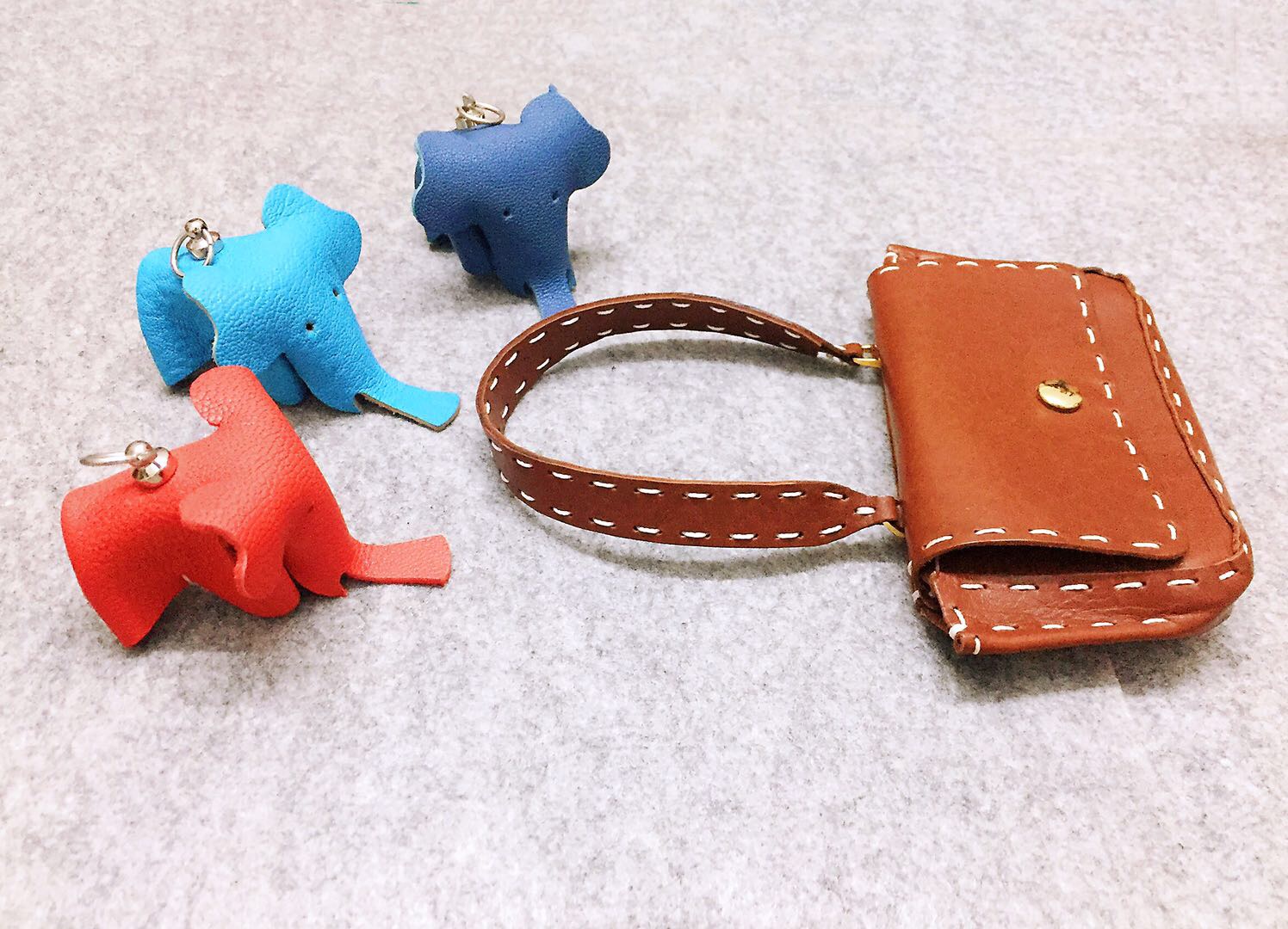 Handmade leather bag cultural creation，