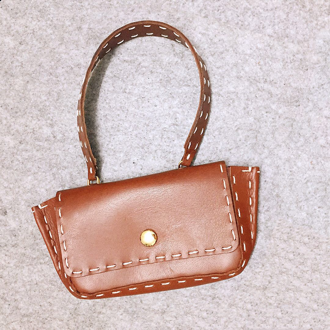 Handmade leather bag cultural creation，