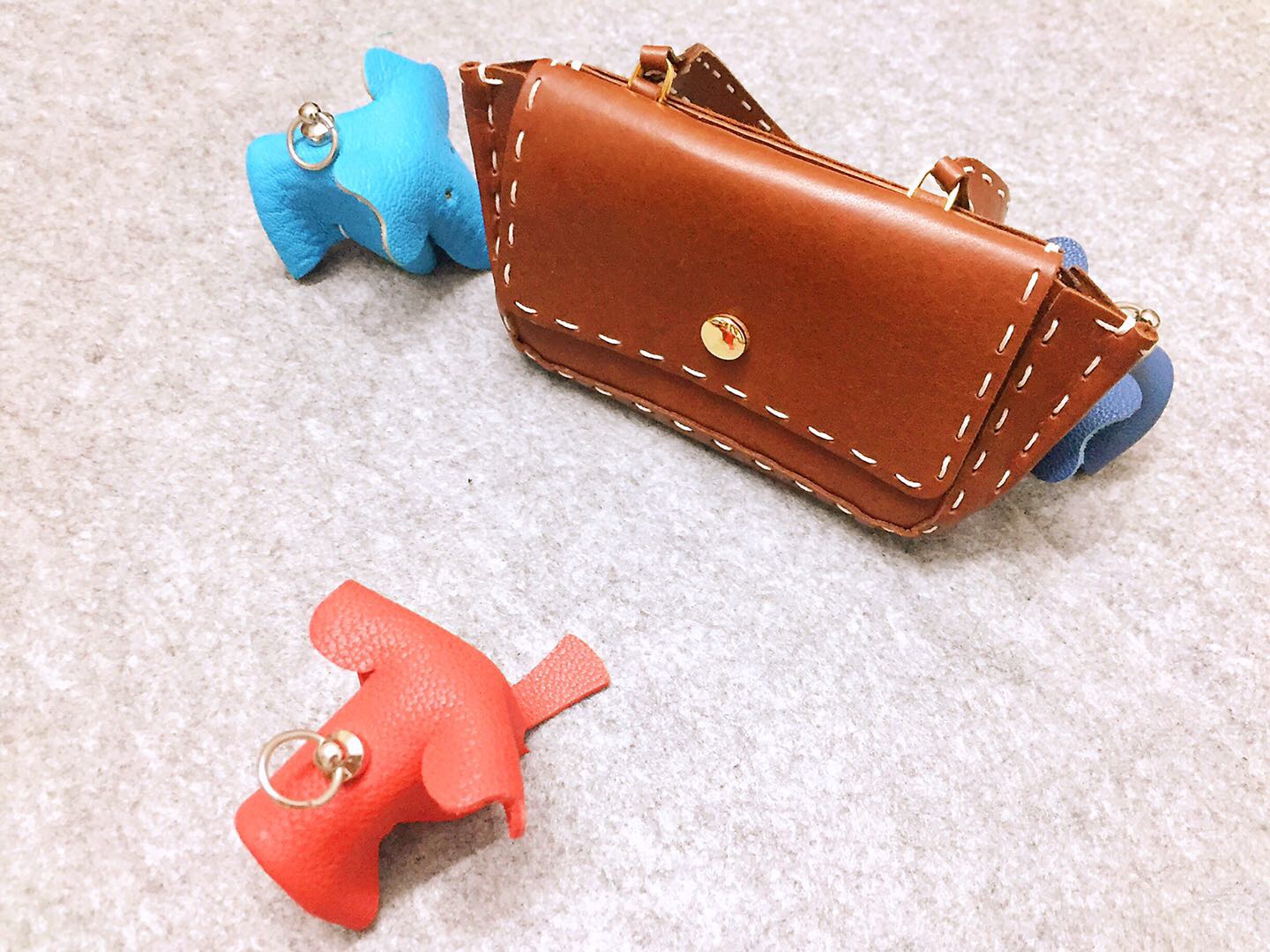 Handmade leather bag cultural creation，