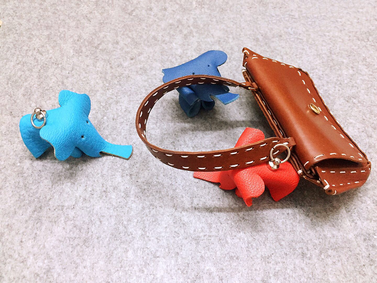 Handmade leather bag cultural creation，