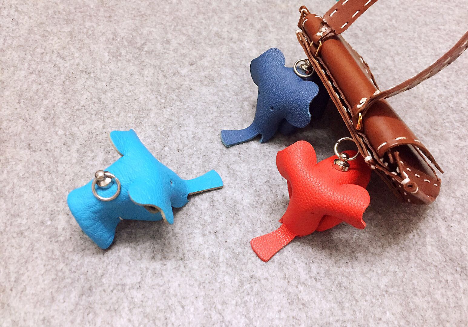 Handmade leather bag cultural creation，