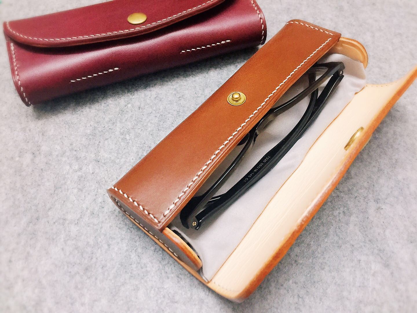 Handmade leather goods，Cultural creation，glasses case，