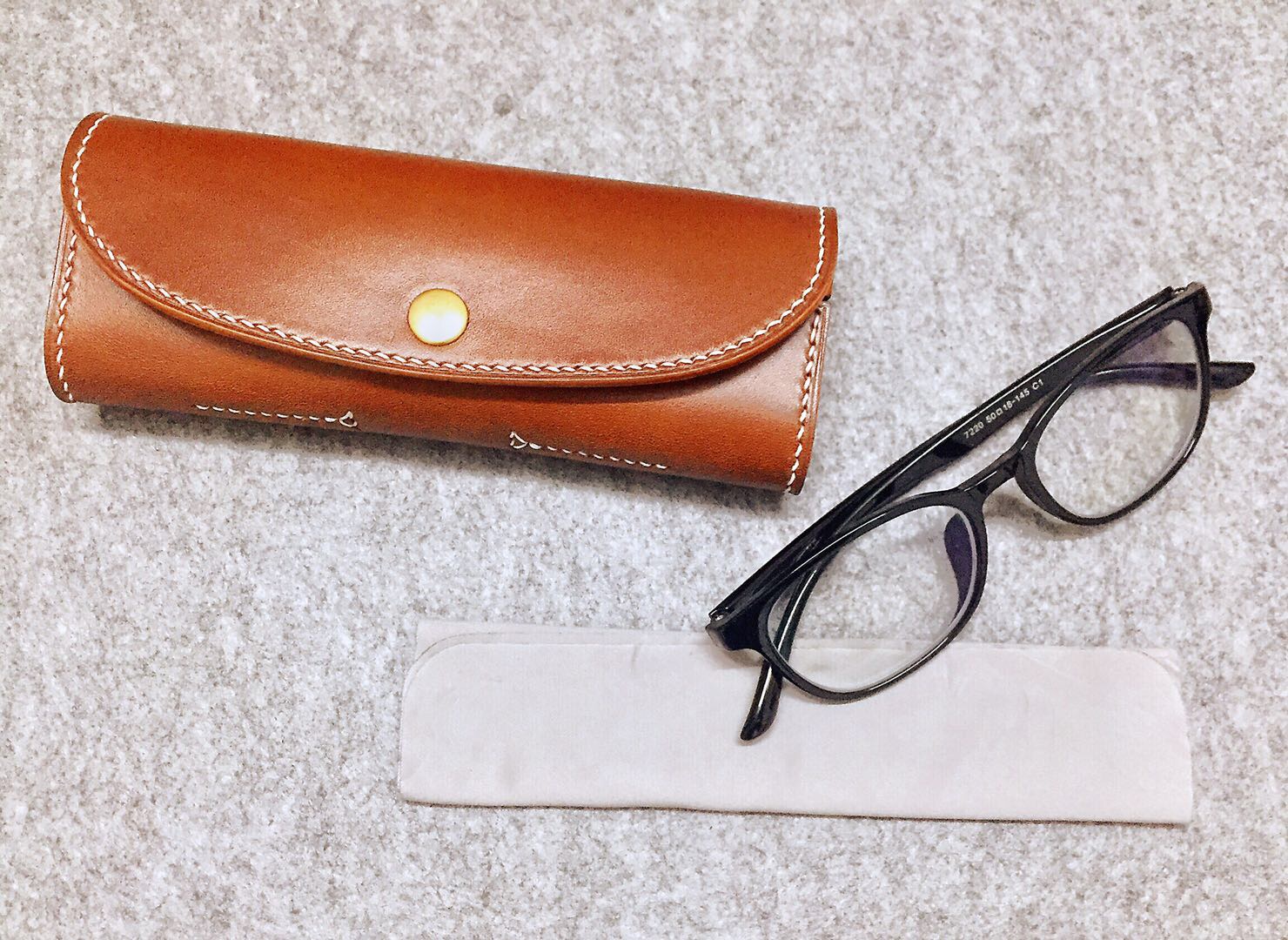 Handmade leather goods，Cultural creation，glasses case，