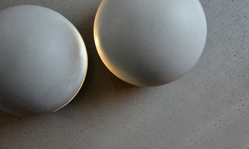 Several degrees of gray，lamps and lanterns，Fair faced concrete，