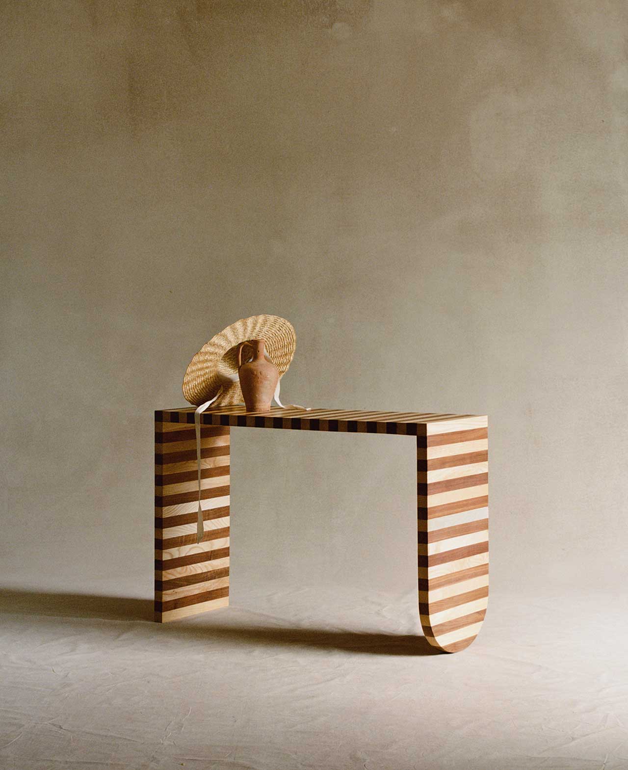 furniture，stripe，wooden ，Side table，screen，