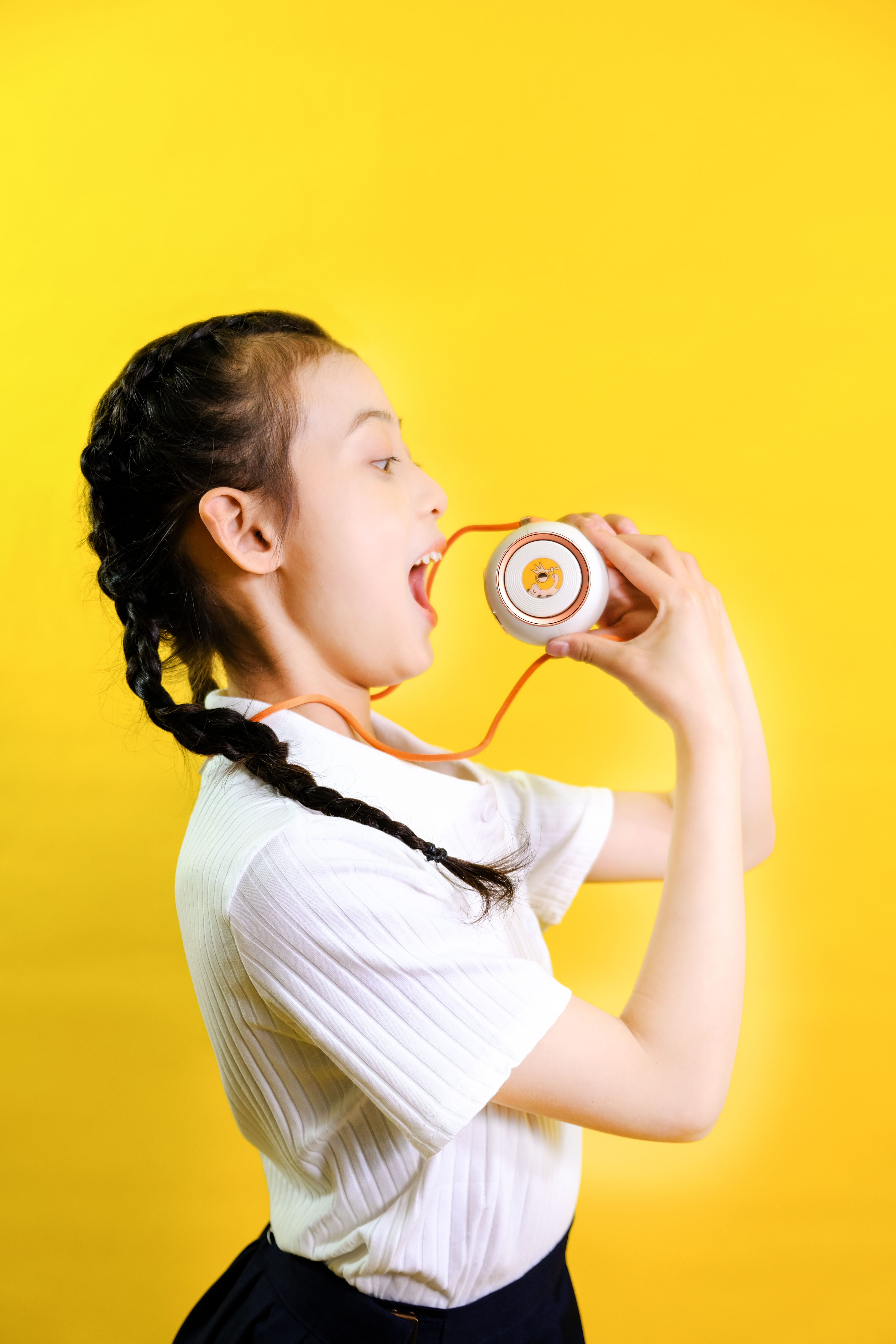 Magic bean, cute, hanging neck design, fan，