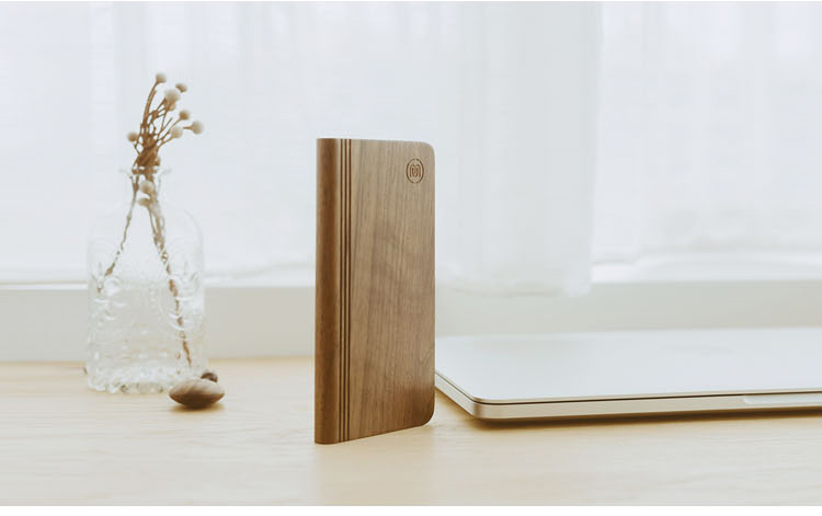 A mobile power supply，Creative mobile power，Creative design，Creative wood，Creative products，Wooden mobile power supply，Creative design，
