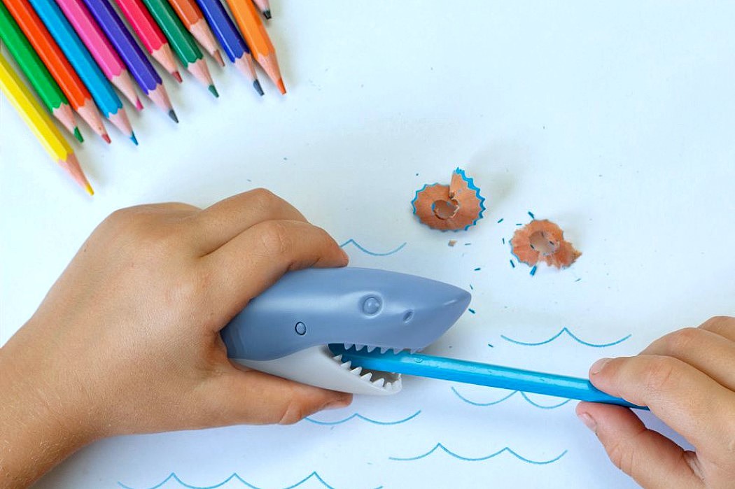 pencil sharpener，shark，Interesting，to work in an office，