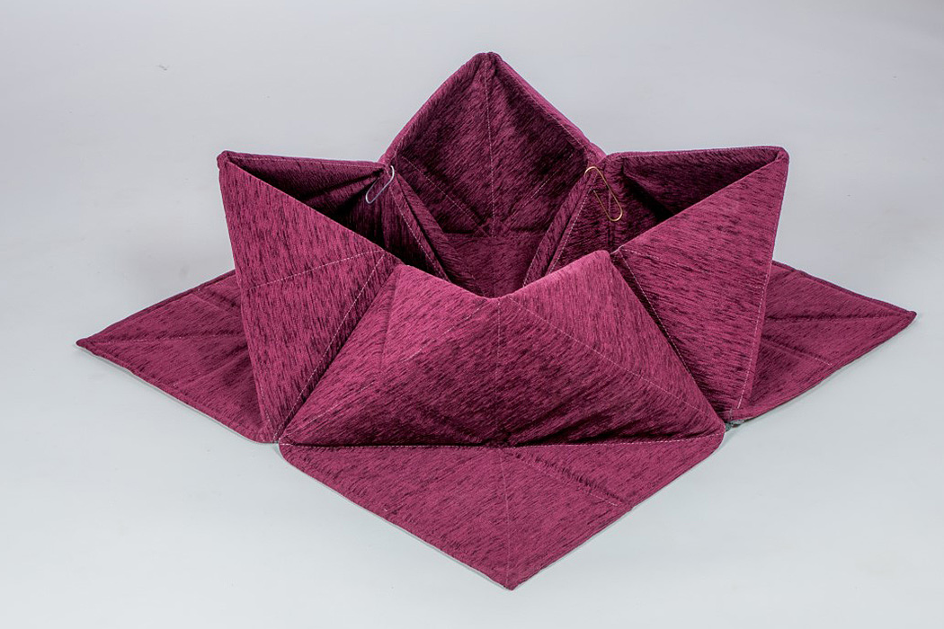 Origami，chair，Table，Water cup，headset，shoes，
