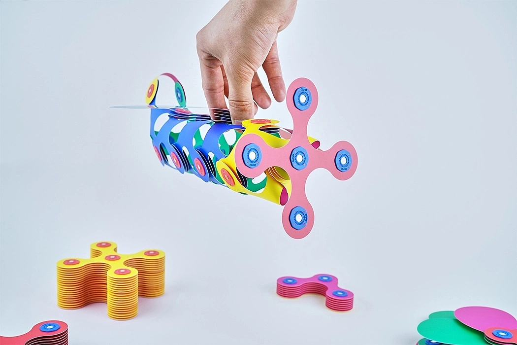 Origami，chair，Table，Water cup，headset，shoes，