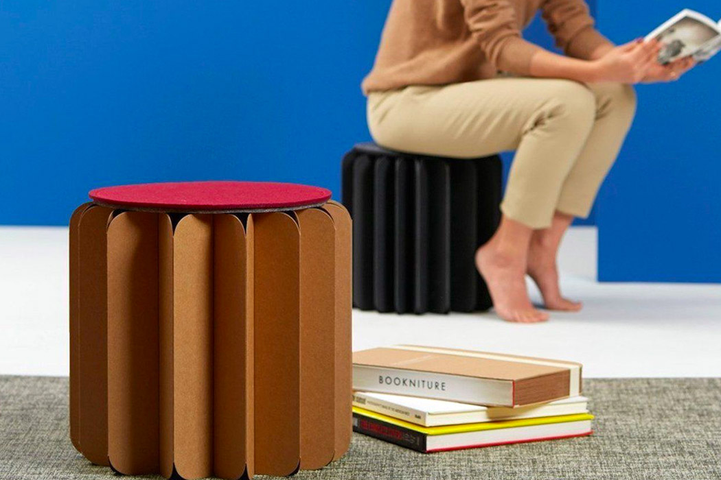 Origami，chair，Table，Water cup，headset，shoes，