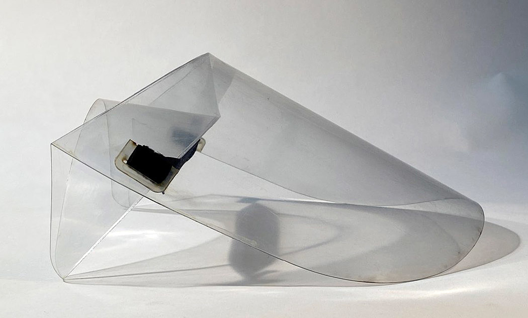 Origami，chair，Table，Water cup，headset，shoes，