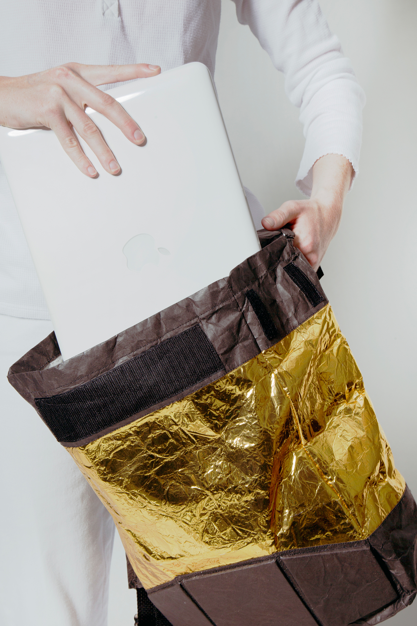 knapsack，Apollo，concept，golden，
