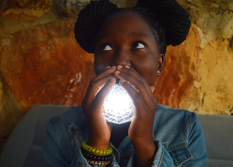 Olaville Eliasson，Little sun，lamp，energy conservation，