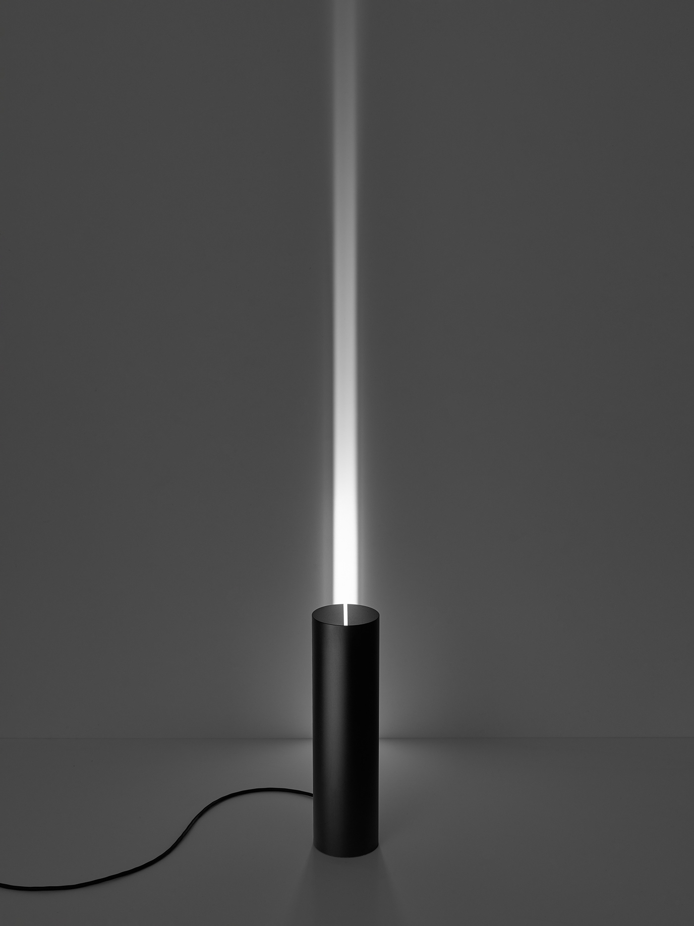 lighting，light beam，vertical，