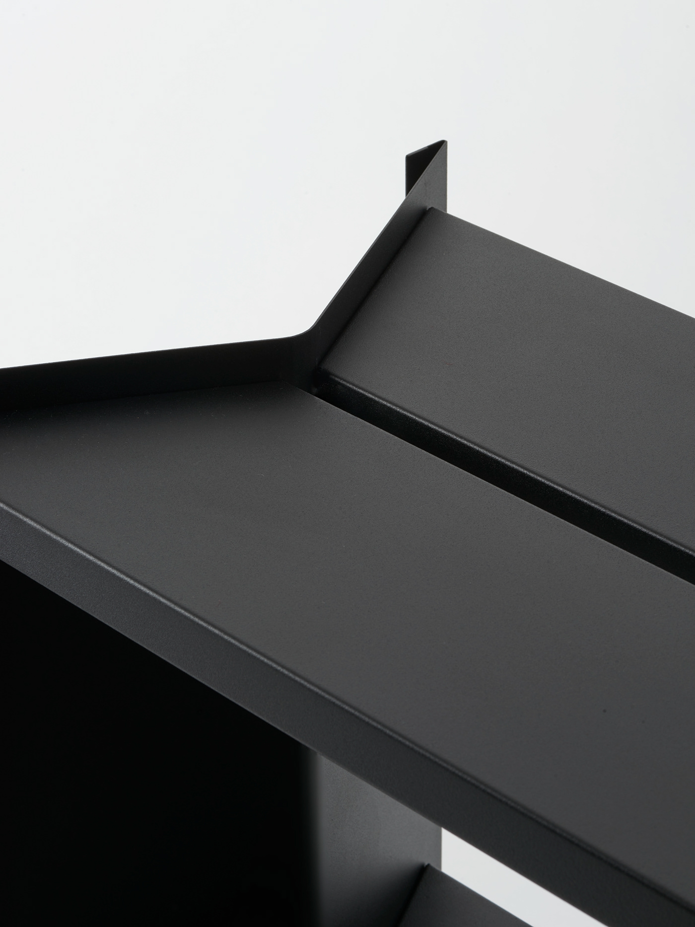 unit，bookshelf，a partition，