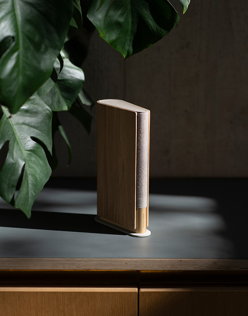 Beosound Emerge，speaker，book，knitting，aluminium，