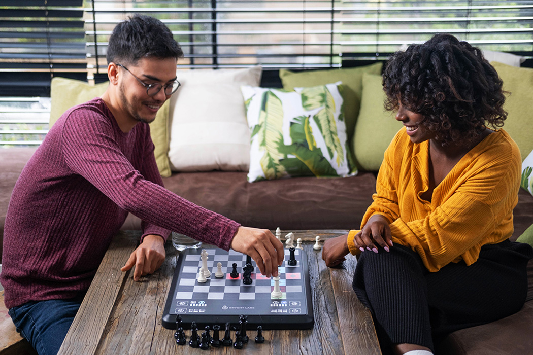 Intelligent chessboard，Stockfish，strategy，guide，Chess Up，