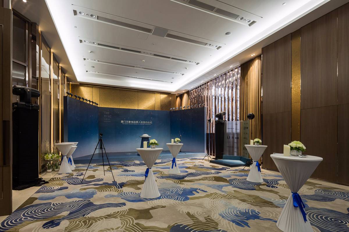 space，Sales center，