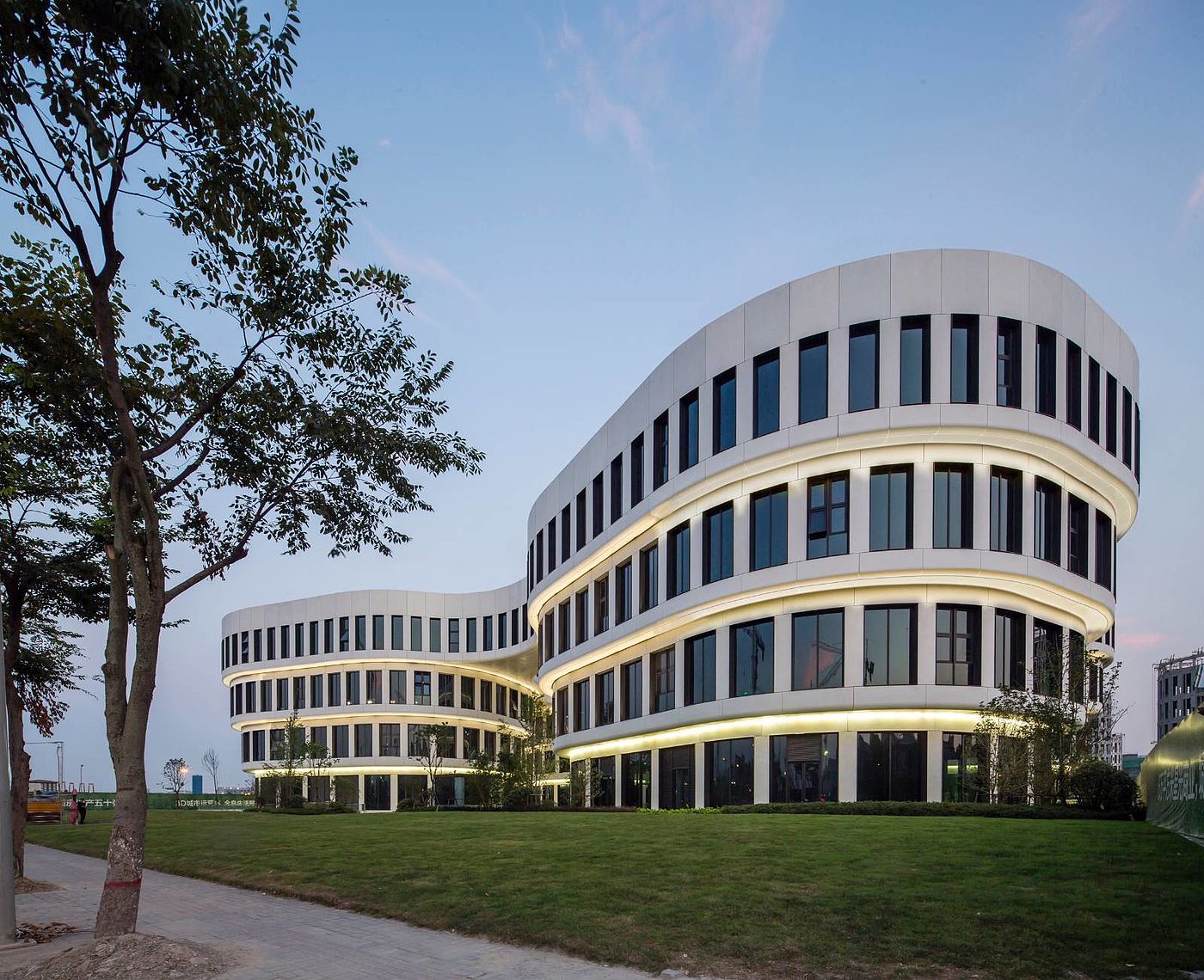 space，Office building，