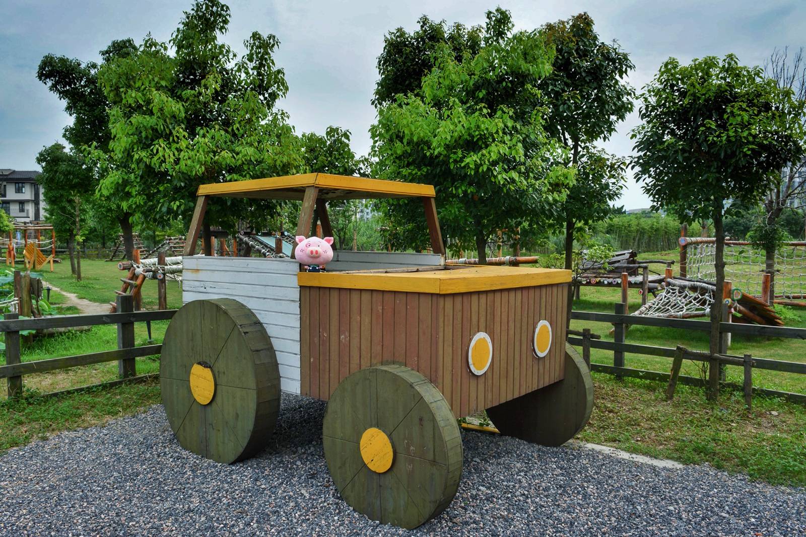 space，Theme park design，