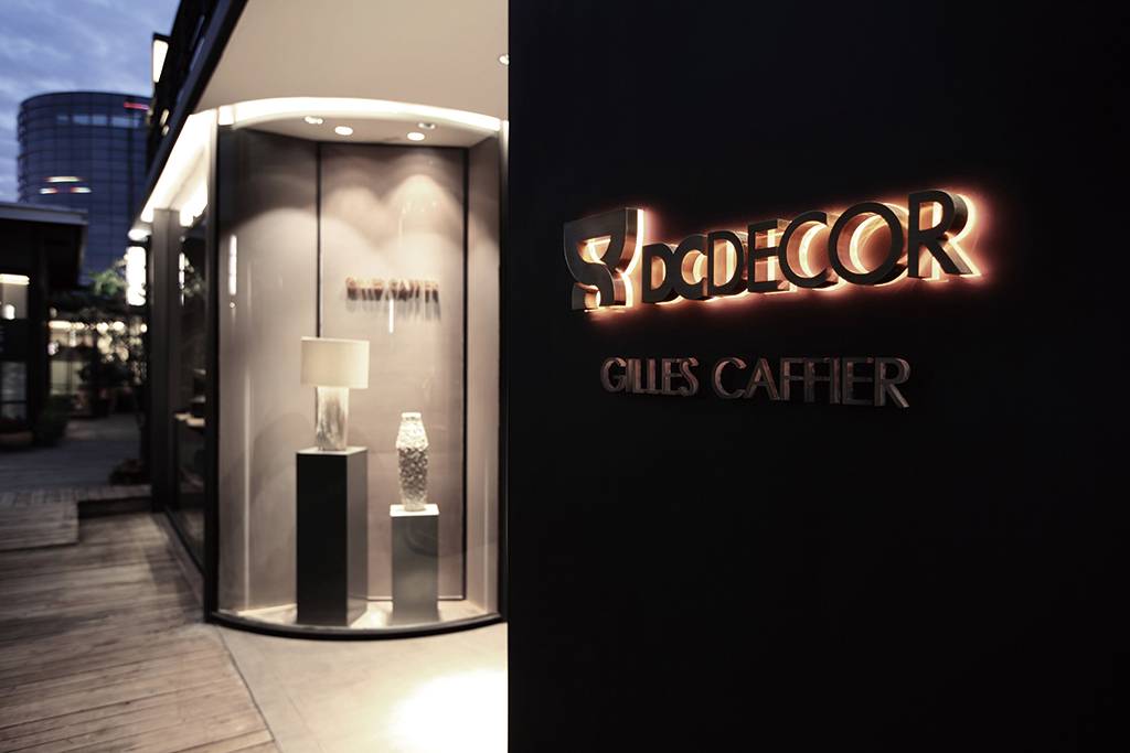 space，Display sales，