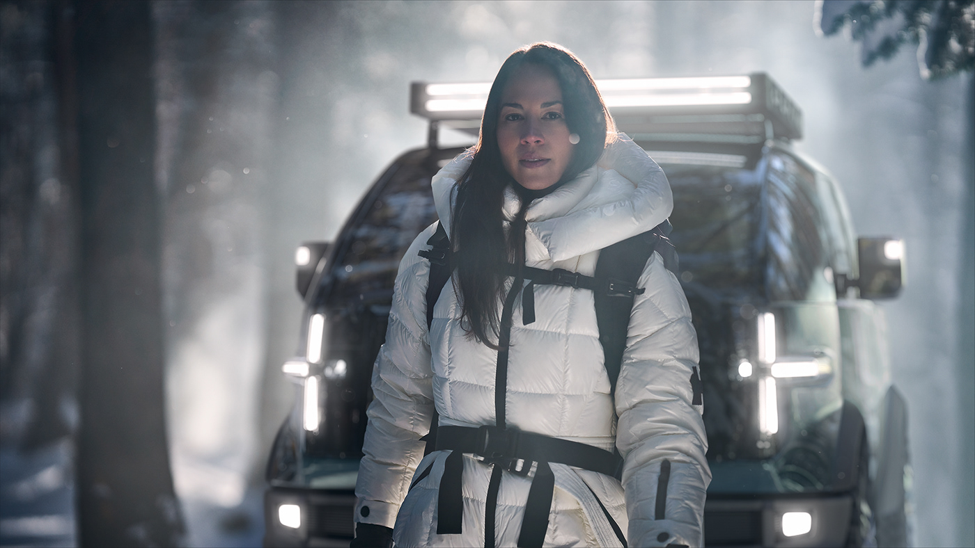 Pickup truck，Electric，Futurist，field，