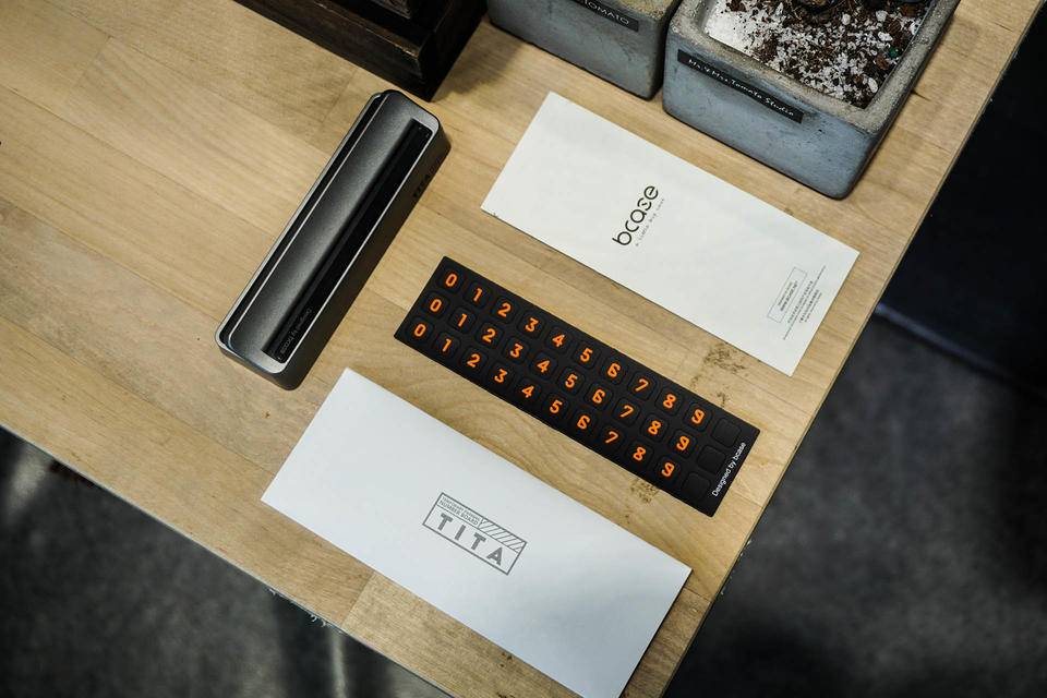 Car perimeter，science and technology，originality，Parking number plate，