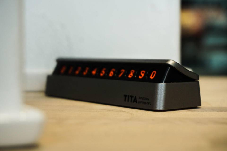 Car perimeter，science and technology，originality，Parking number plate，