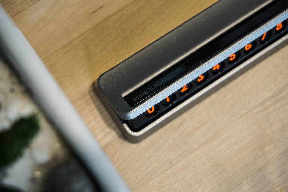 Car perimeter，science and technology，originality，Parking number plate，