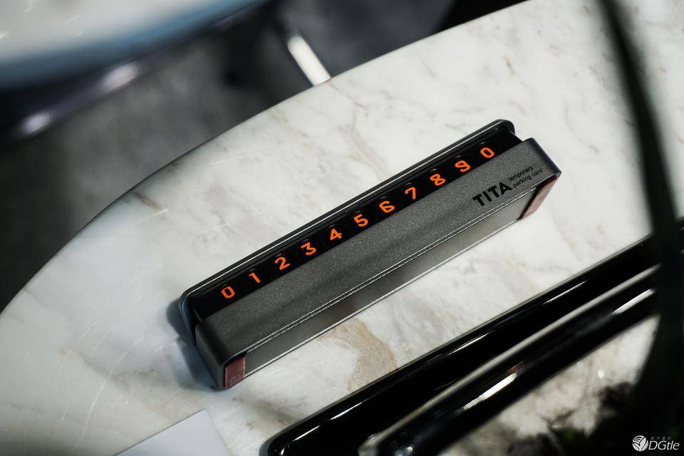 Car perimeter，science and technology，originality，Parking number plate，