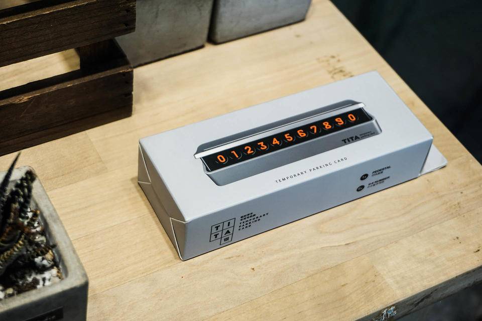 Car perimeter，science and technology，originality，Parking number plate，