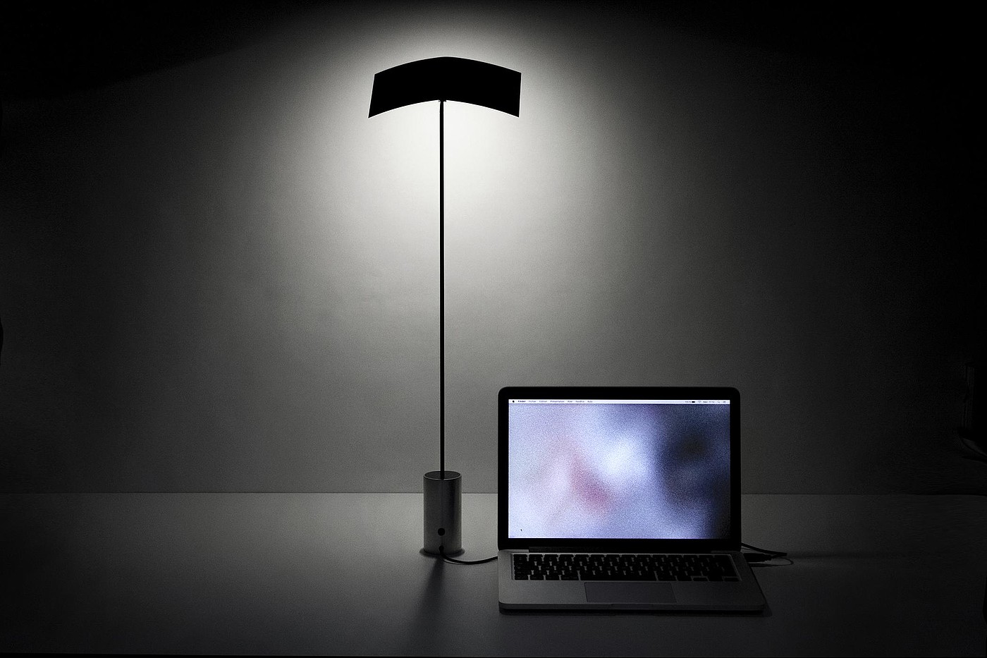 Desk lamp，aluminium，carbon fibre，led，