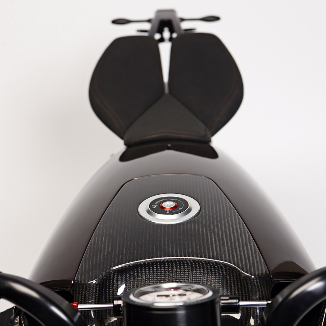 motorcycle，locomotive，carbon fibre，gt，