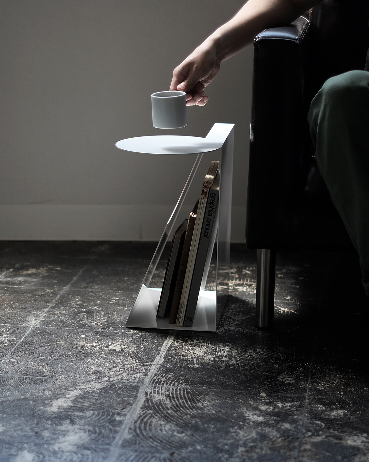 Side table，steel，Minimalist，Magazine rack，