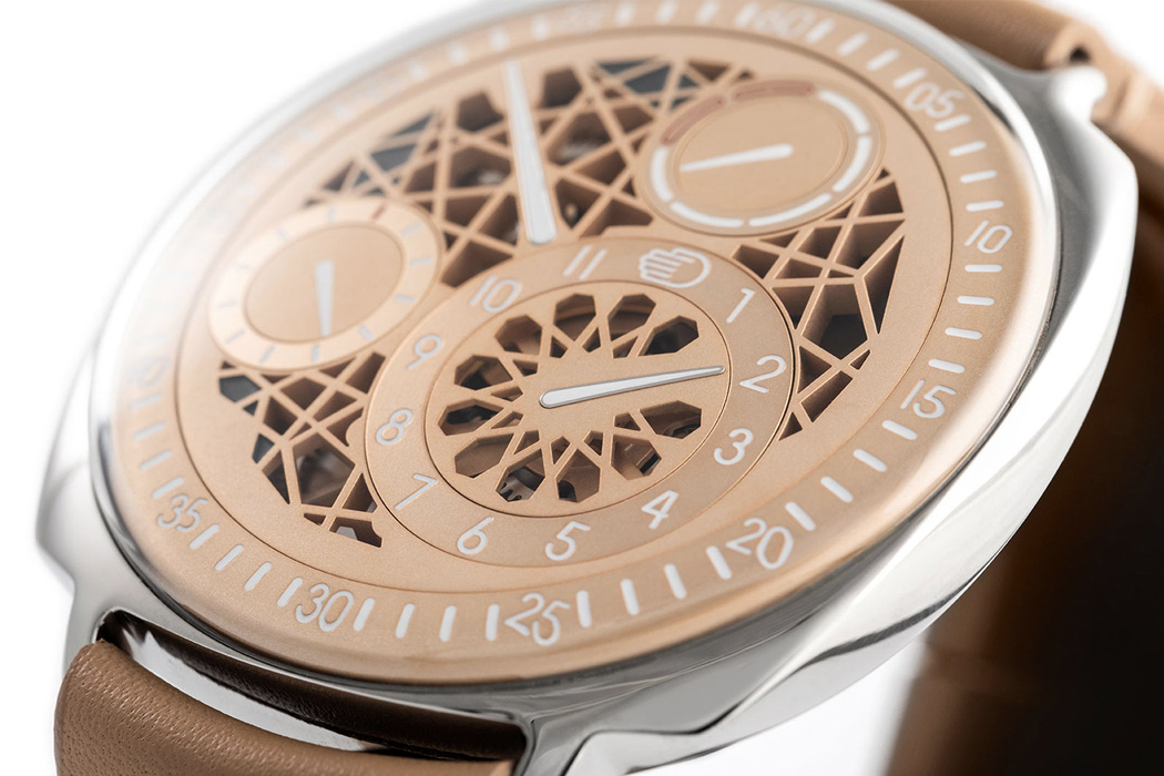 Wrist watch，Titanium metal，mechanical watch，brown，