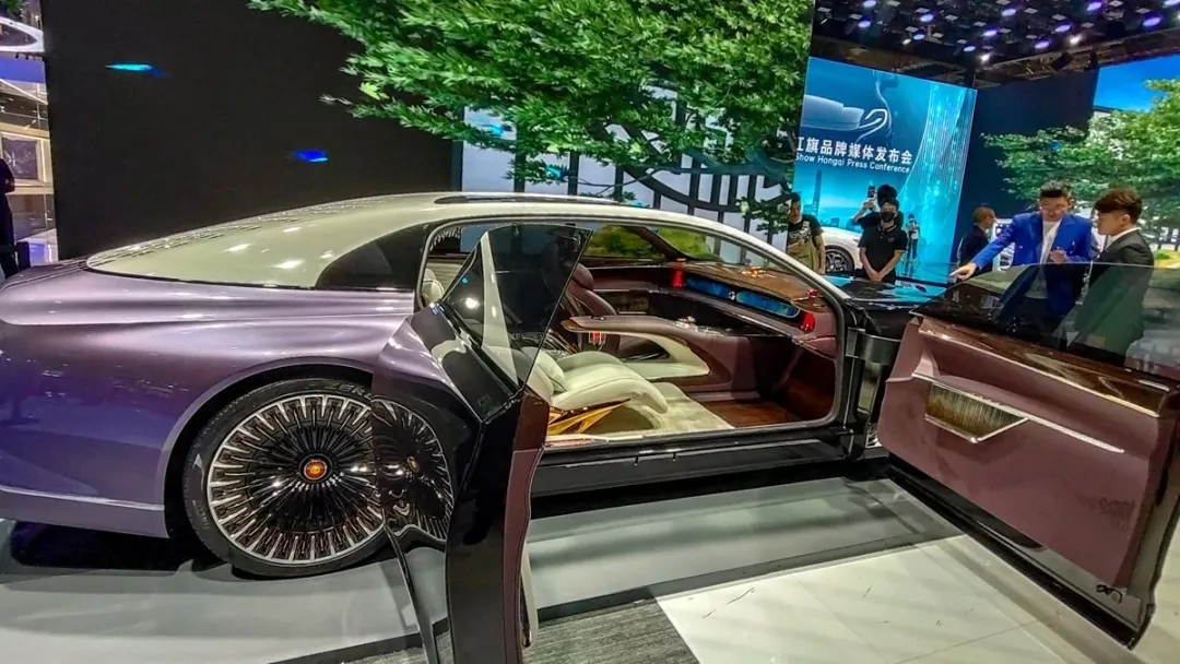 Red flag concept car，red flag，