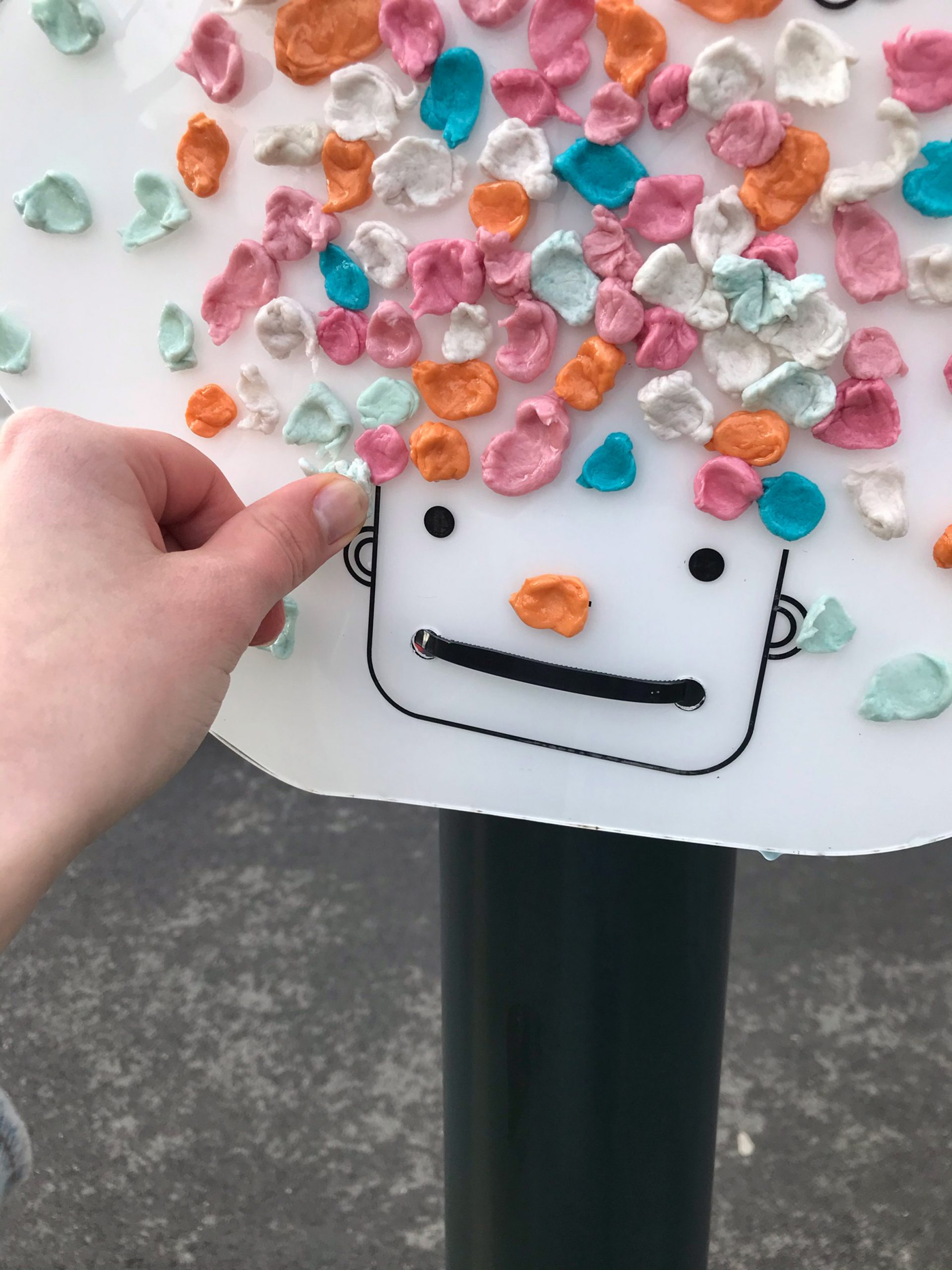 Chewing gum，Skateboard wheel，tyre，sustainable，